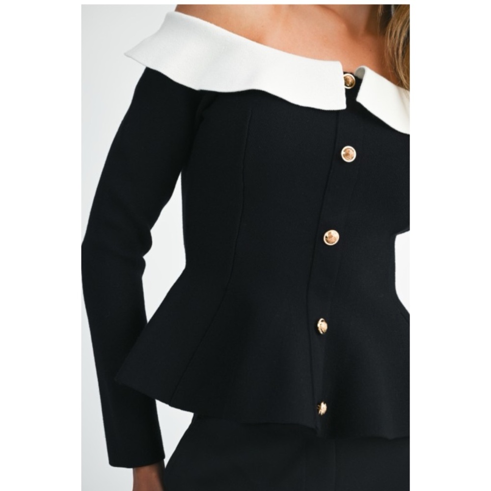 740 • Lux Black Viscose Blend Knit Peplum Top Gold Buttons White Flounce Collar - Picture 14 of 16